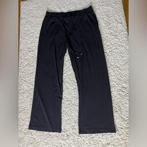 Women’s Medium Sportswear Pants NWT